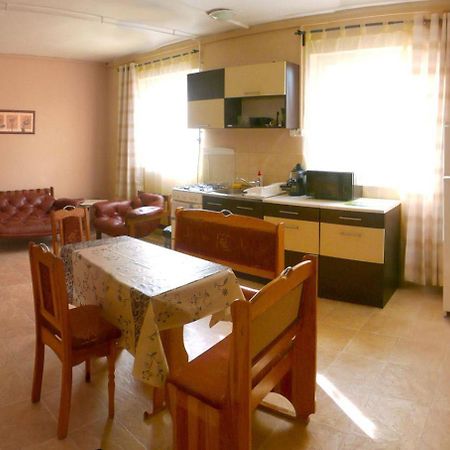 Orchidea Apartman Tata Exteriör bild