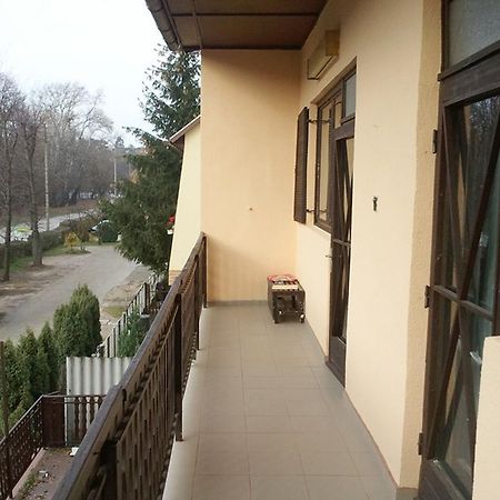Orchidea Apartman Tata Rum bild