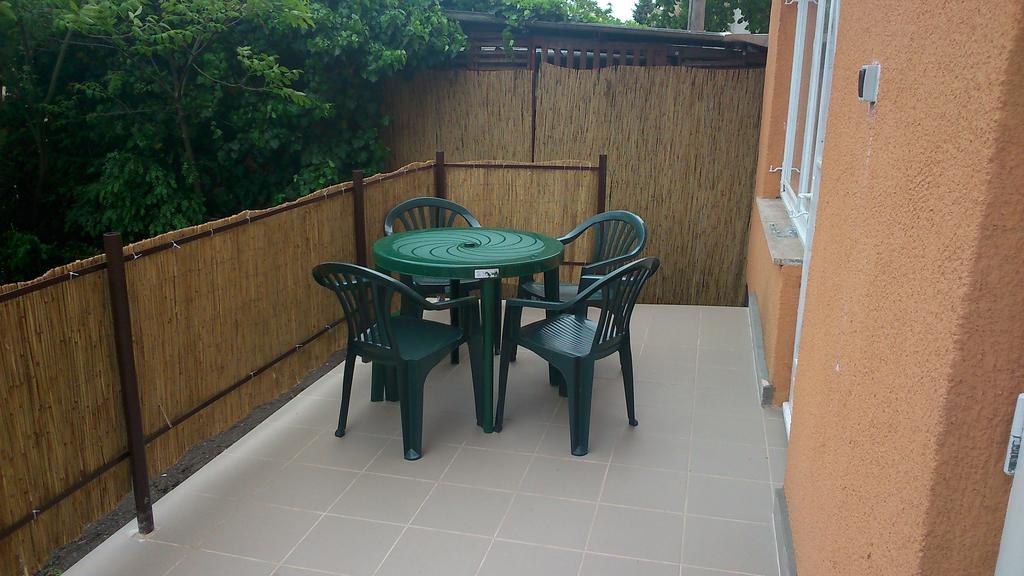 Orchidea Apartman Tata Rum bild